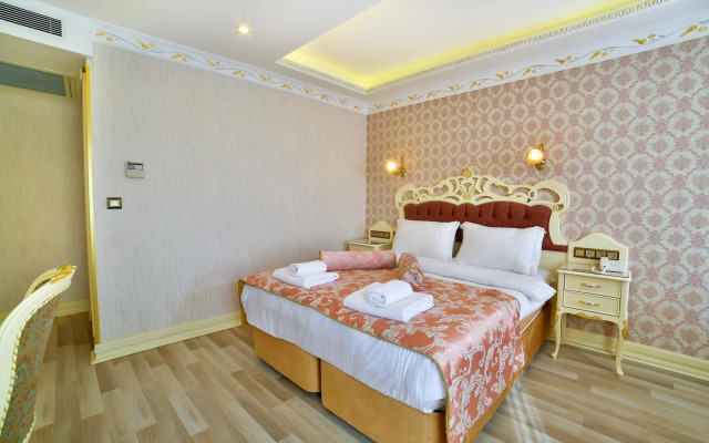 Nayla Palace Hotel