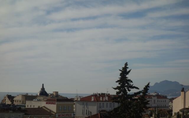 Welcome to Cannes - Bristol