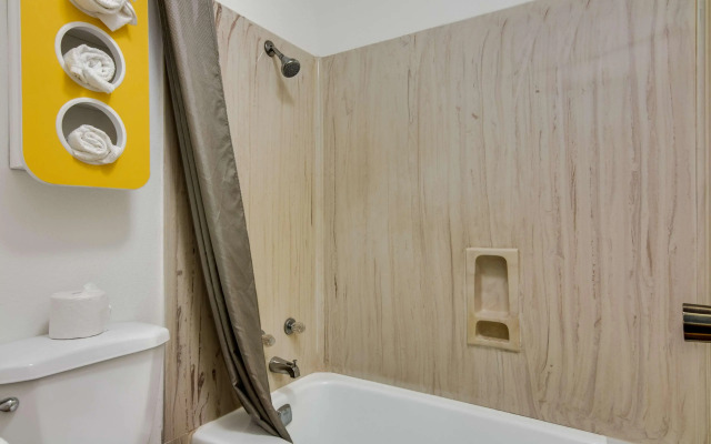 Motel 6 Longview, TX - North