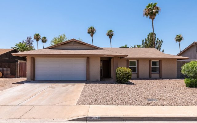 3BR Home in Mesa with Pool by WanderJaunt