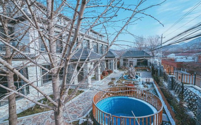 Hidden in the World (Winter Olympic Town) - Crabapple No.4 Courtyard