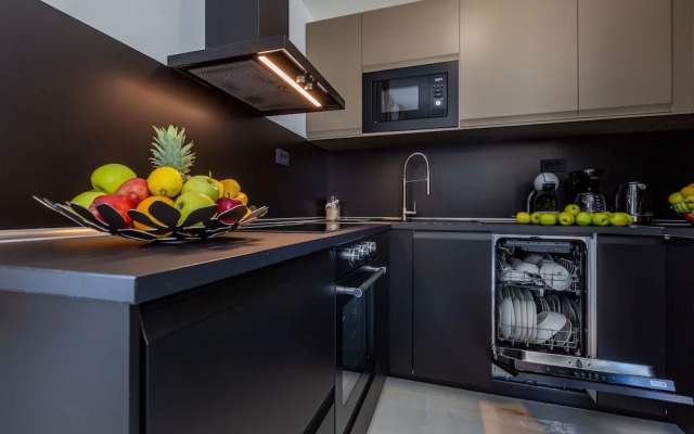 Exquisite Prestige Luxury Apartments With Shared Pool