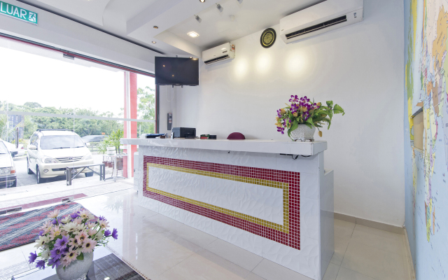 OYO 414  Adiff Palace Hotel