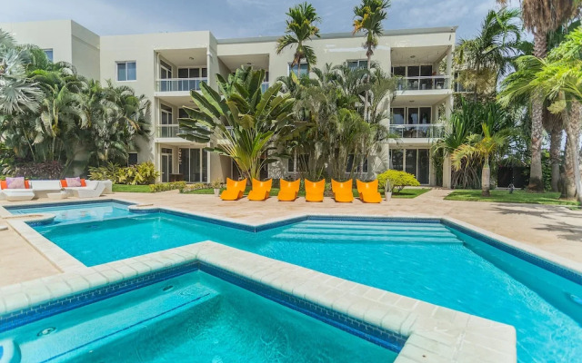 Lovely Condo at Eagle Beach! Great Views