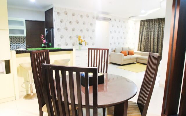 Modern Design 3br Hampton'S Park Apartment Near Cilandak