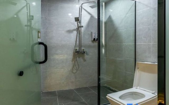 Le 8 Manli Hotel (Shenzhen North Railway Station Minzhi Branch) – Bathroom – Shenzhen
