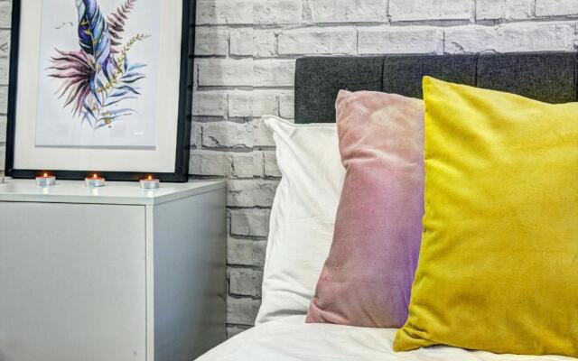 Modern 2BR House & Private Parking & Kid-friendly