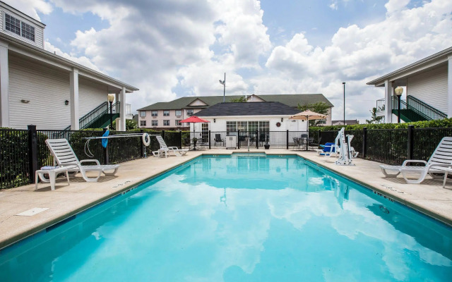 Quality Inn Bessemer I-20 exit 108