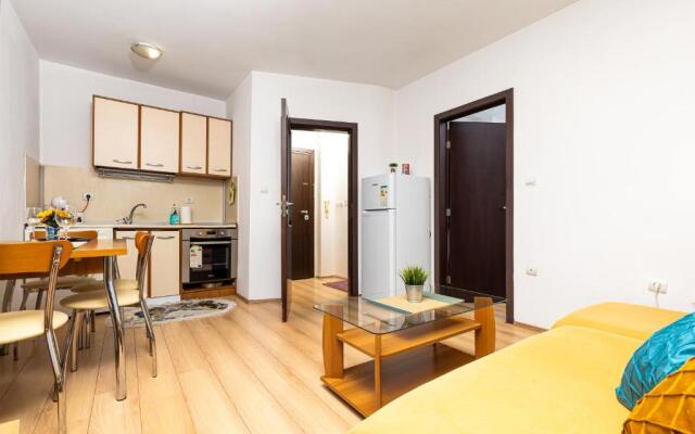Lovely 1BD Apartment close to the Summer Theatre