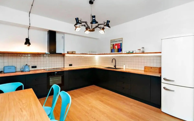 Stylish 2BR apt w huge terrace in Old Tbilisi