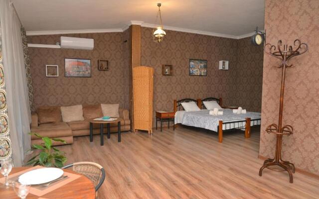Natia's apartment on Dadiani st.