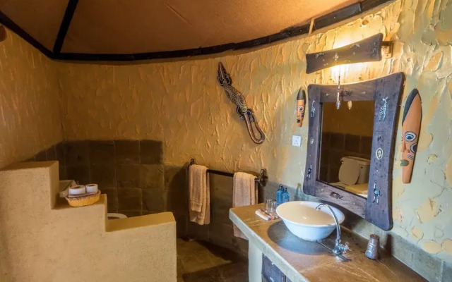 Rhino Watch safari Lodge