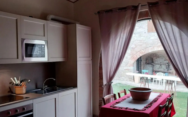 Cozy Countryside Cottage in Todi