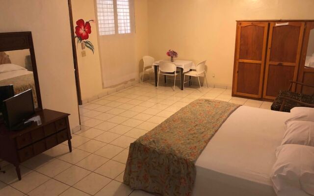 Detente Du Cacique Villa Hotel