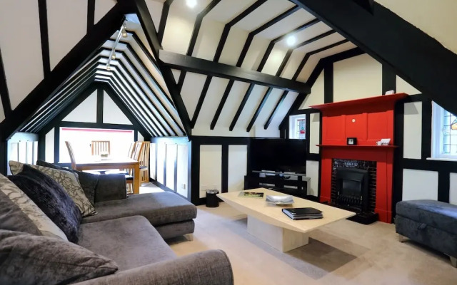 Arden House - Turret Penthouse