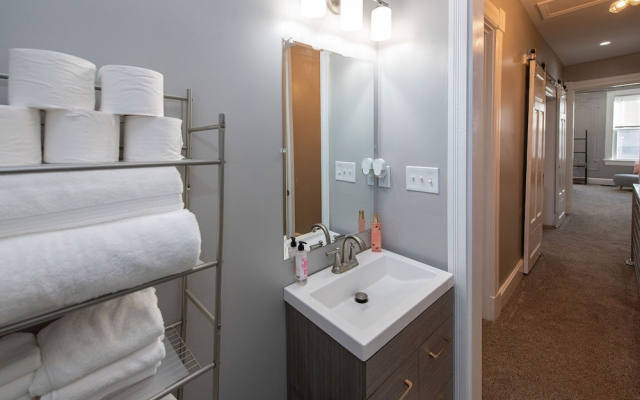 The Incline Suite 2
