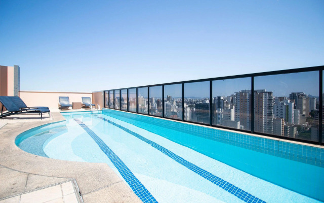 Duplex em Pinheiros com Vista Incrível, Piscina, AC