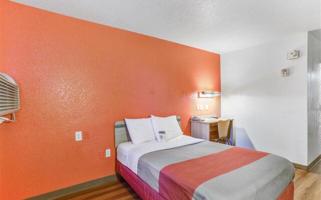 Motel 6 Tigard, OR - Portland South - Lake Oswego