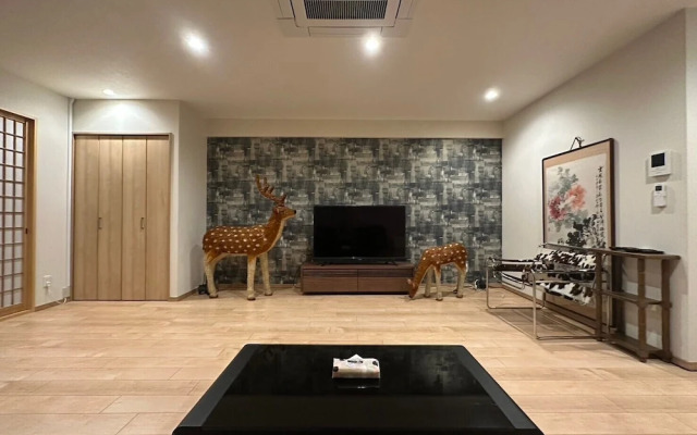 Shimanouchi Luxury Apartment