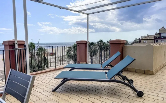 Luxury Front Line Apartment in Isla Canela Beach