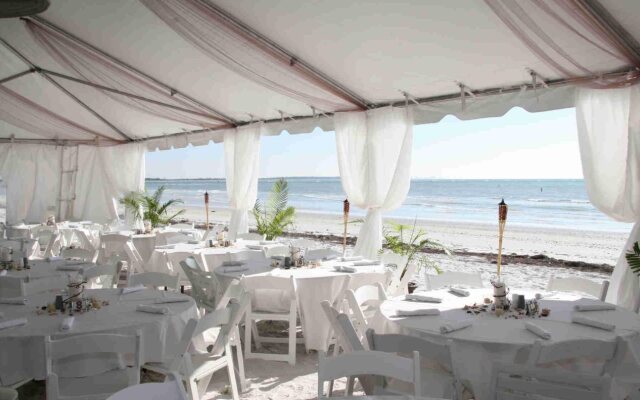 Best Western Plus Yacht Harbor Inn