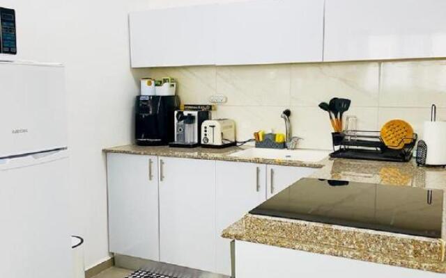 Beautiful apartment on the beach in Bat yam