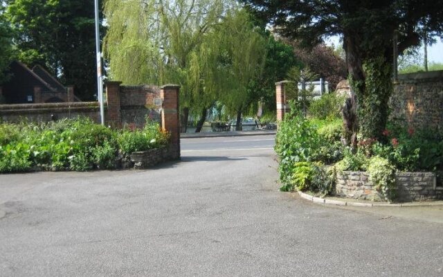 Yew Tree Guest House
