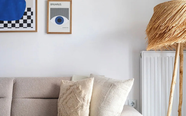 Les Nuances de Blue 1-BR Apt in Athens