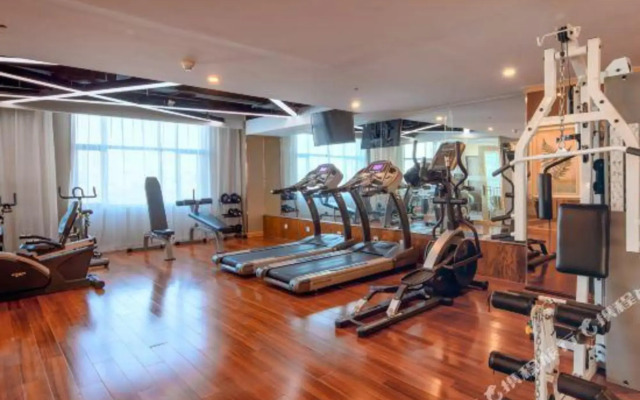 Four Seasons Garden Hotel & Resorts