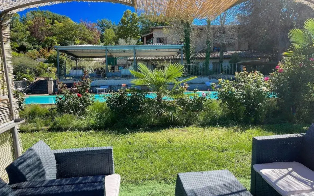 Spoleto Poolside - Sleeps 24
