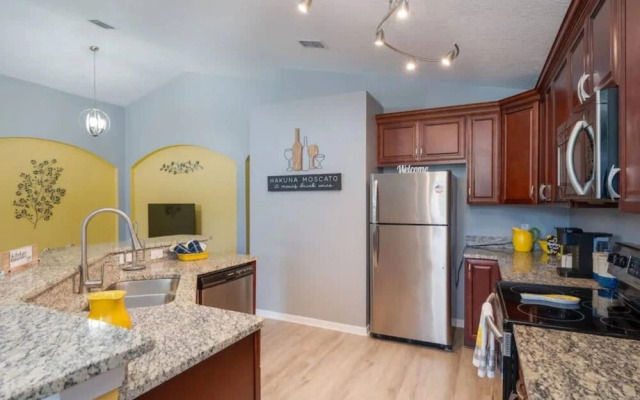 Spacious 4 bed 3 Bath Pool Home