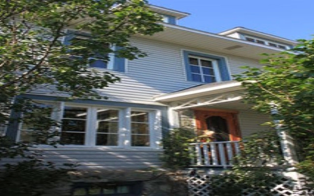 La Maison sous les Lilas