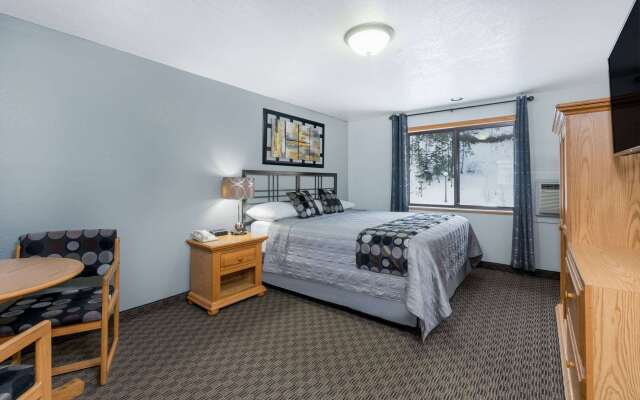 Super 8 by Wyndham Deadwood / Black Hills Area