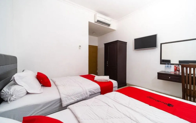 RedDoorz near Makassar Town Square 2