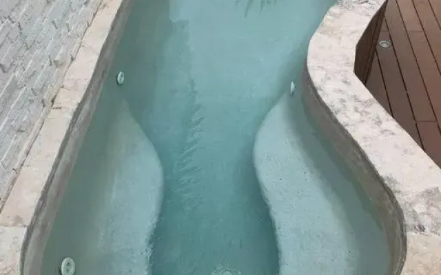 Spacious3BR*Private Rooftop/Jacuzzi*Great location