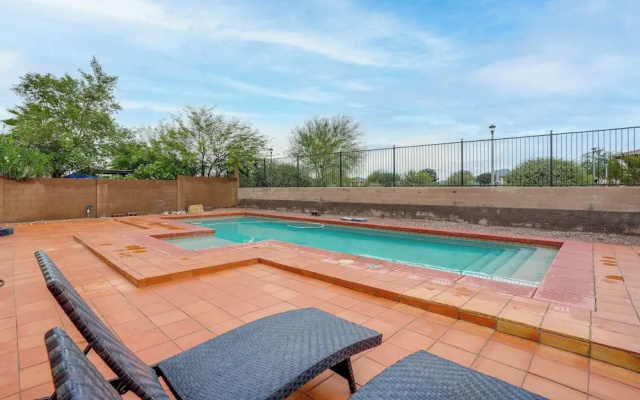 Pool, Views & Ample Space! Sunny Goodyear Retreat