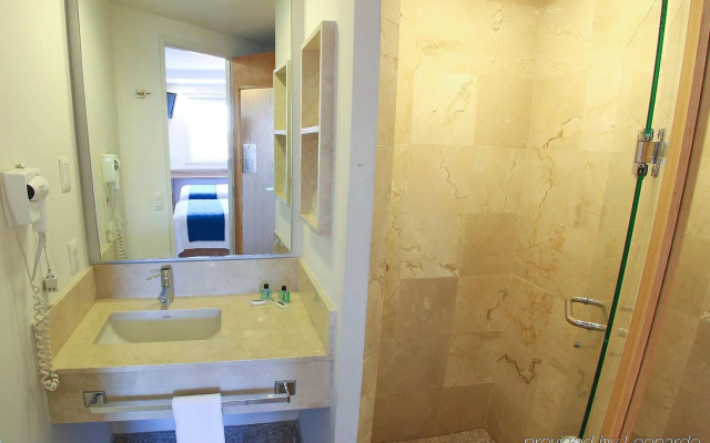 One Guadalajara Periferico Norte