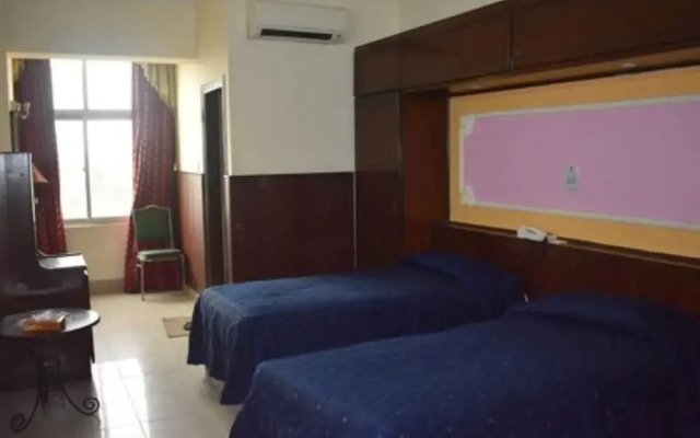 Hotel De Mall