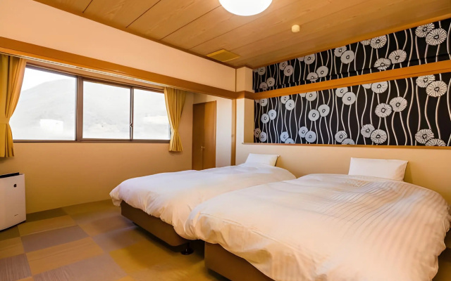 Japanese Onsen Ryokan KOHAKUEN – Guest Rooms – Fuefuki