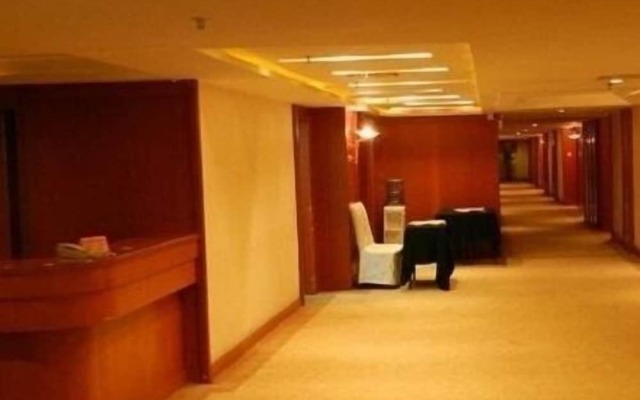 Huadong International Business Hotel