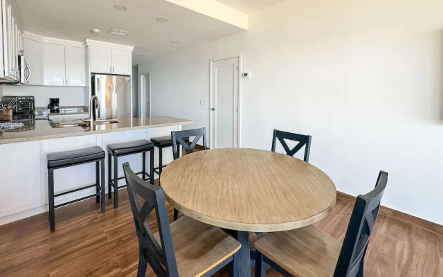 Steps to Sandy Beach Pool Renovated 2BR Condo