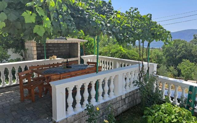 Villa Uros