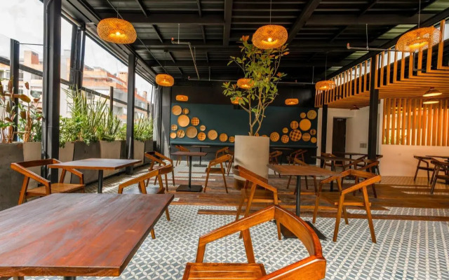 Liv Hotel Zona G