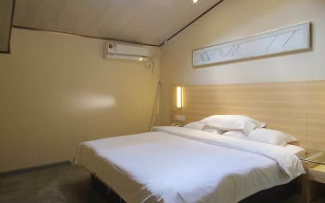 Super 8 Hotel