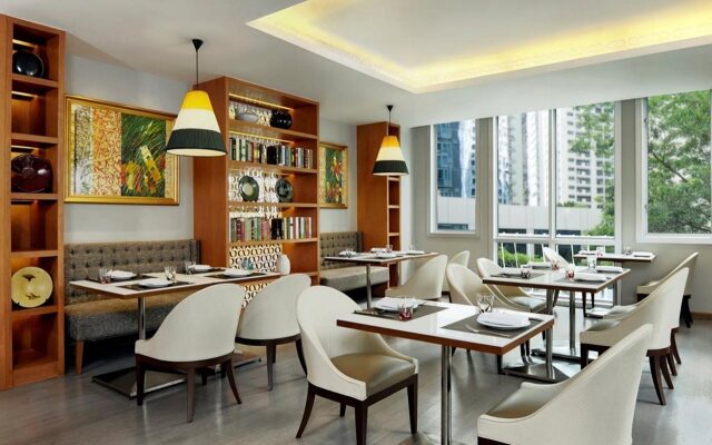 Mayfair Bangkok Marriott Executive Apartments SHA Plus +