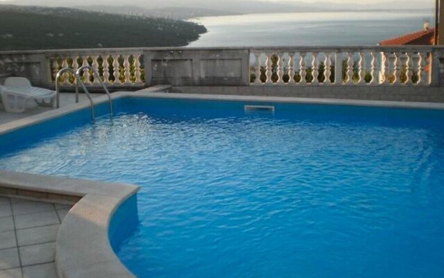 Attractive Villa Antonio Apartment in Opatija near Črnikovica Beach