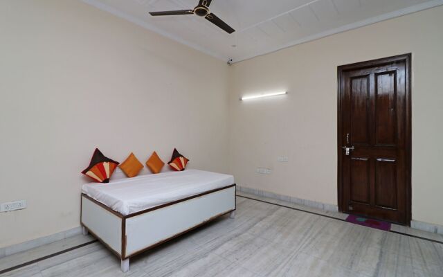 OYO 10669 Hotel Comfort Stay Inn