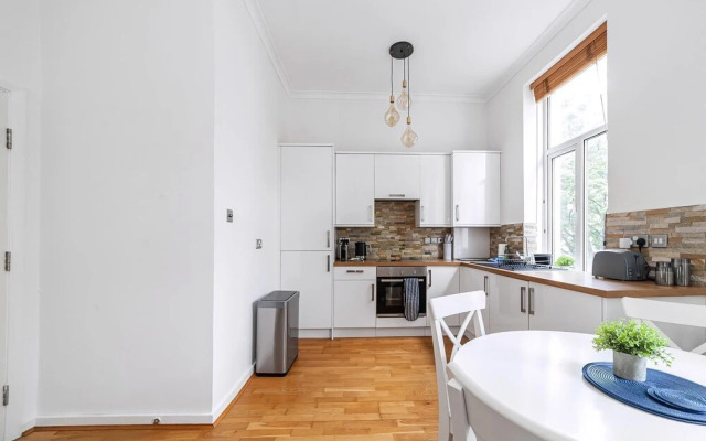 Period Flat in Islington With Modern Charm
