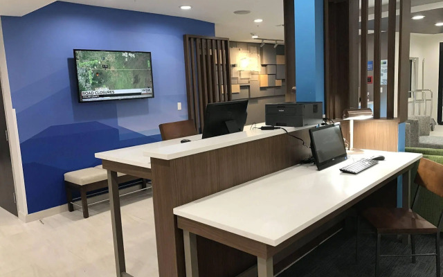 Holiday Inn Express Naples South I-75 by IHG