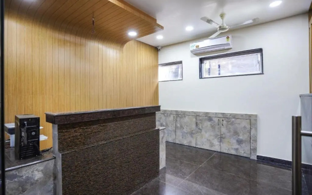 Super Oyo Townhouse 942 The Pallagio
